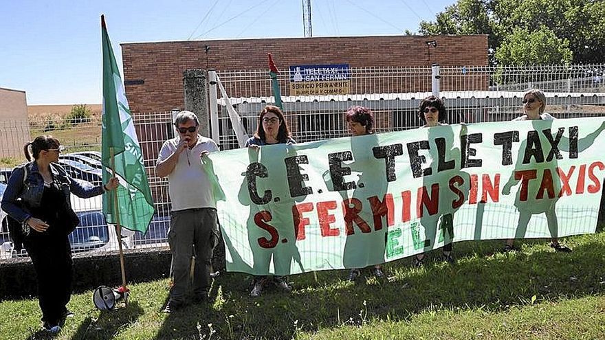 Protesta en la sede de la empresa. | FOTO: OSKAR MONTERO