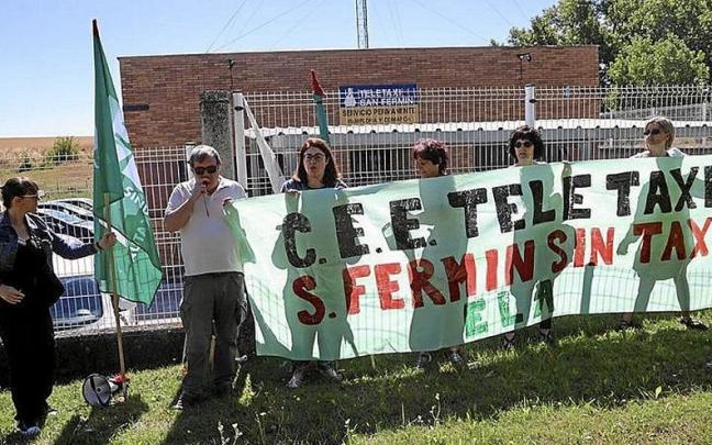 Protesta en la sede de la empresa. | FOTO: OSKAR MONTERO