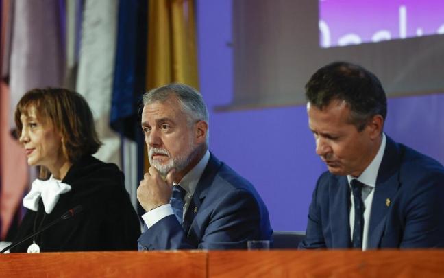 Eva Ferreira (i), el lehendakari, Iñigo Urkullu (c) y Jokin Bildarratz (d).