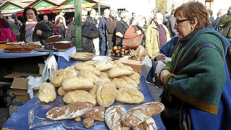 El recinto se dividirá en tres áreas: pan y derivados, artesanía y otros productos.