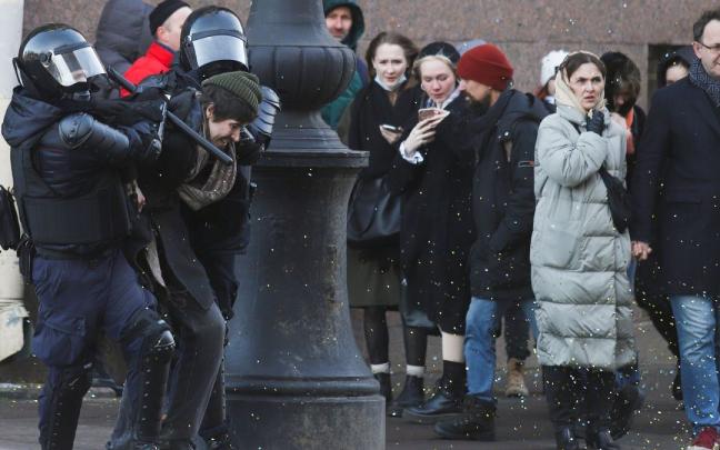 Protestas contra la guerra en San Petersburgo. Protestas contra la guerra en San Petersburgo.