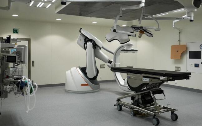 Visita a los nuevos quir&oacute;fanos h&iacute;bridos y rob&oacute;tico de Txagorritxu