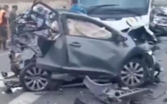 Vídeo a pie de carretera del accidente en la A-1 Vídeo a pie de carretera del accidente en la A-1