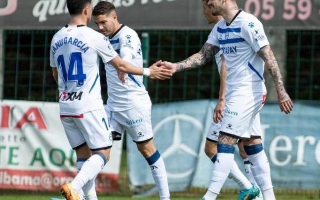 Celebración del gol de Miguel De la Fuente frente al Girondins.
