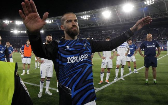 V&iacute;ctor Laguardia, toda una leyenda en el Deportivo Alav&eacute;s