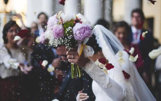 Bikote bat ezkontzan