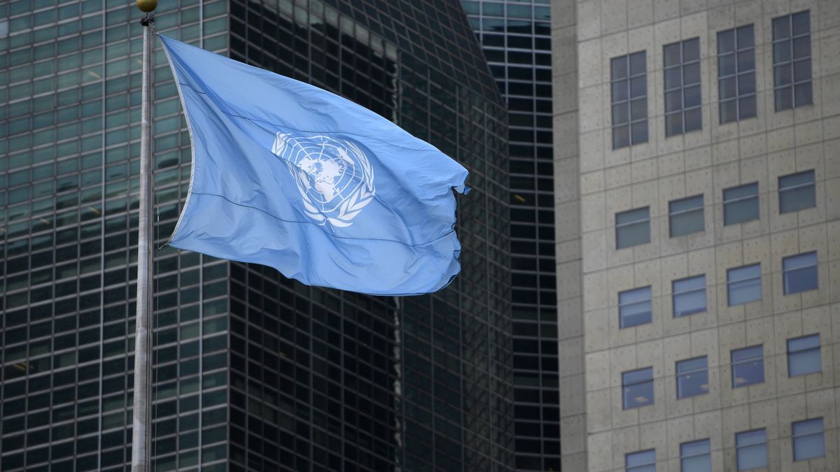 Bandera de Naciones Unidas en la sede de la ONU en Nueva York.