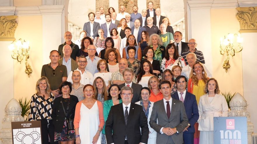 Bilbao homenajea a sus comercios centenarios