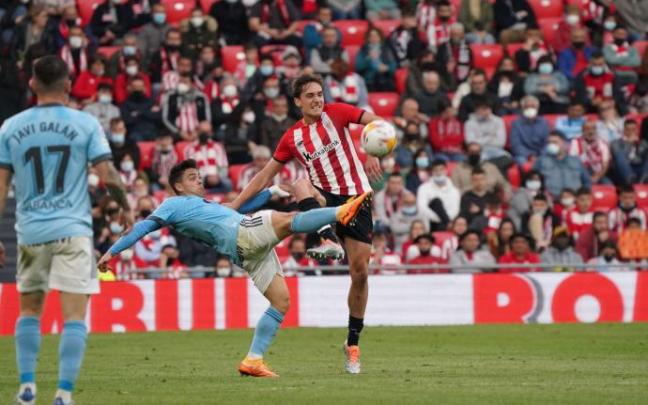 Álex Petxarroman durante el partido ante el Celta. Álex Petxarroman durante el partido ante el Celta.