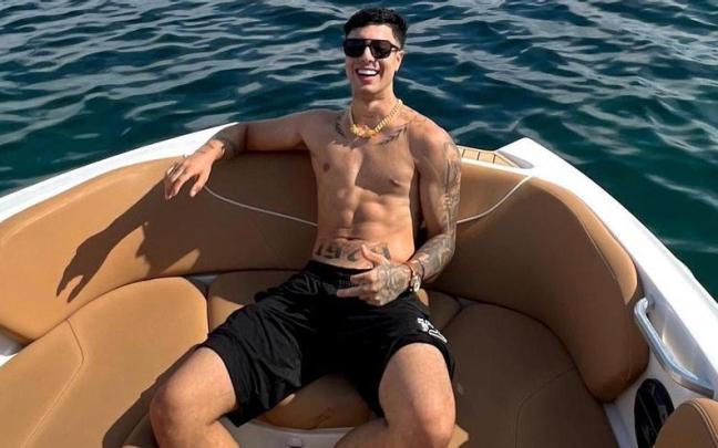 Naim Darrechi. Naim Darrechi.