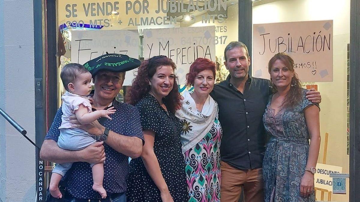 Celebración sorpresa por la jubilación de José Luis González de Viñaspre