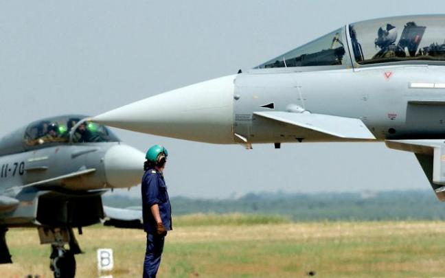 Defensa ofrece a la OTAN enviar varios cazas a Bulgaria.