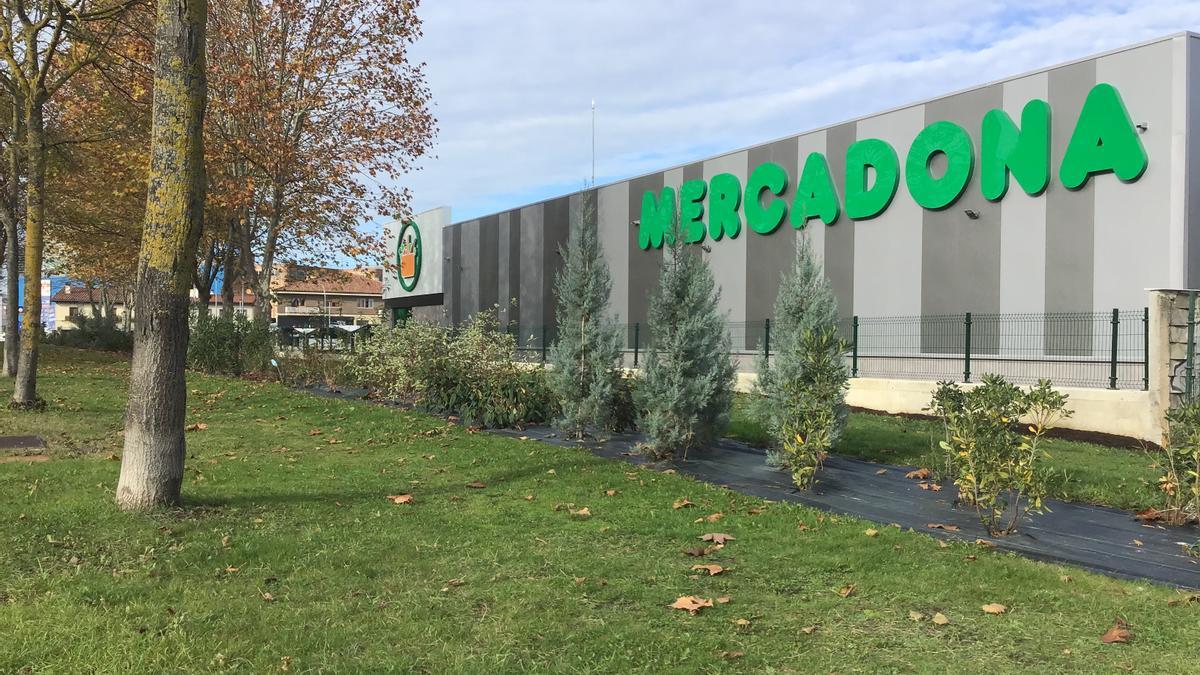Fachada del nuevo Mercadona en Zaramaga