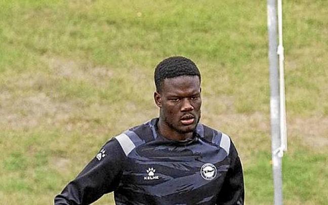 Owono se perfila como el portero titular para la Copa. | FOTO: J. CHAVARRI Owono se perfila como el portero titular para la Copa. | FOTO: J. CHAVARRI
