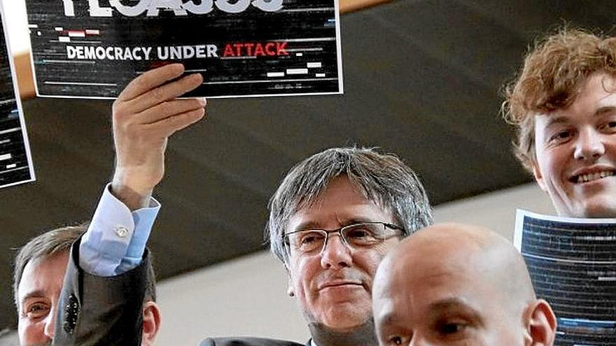 Carles Puigdemont, denunciando en la Eurocámara el espionaje al independentismo. | FOTO: ACN