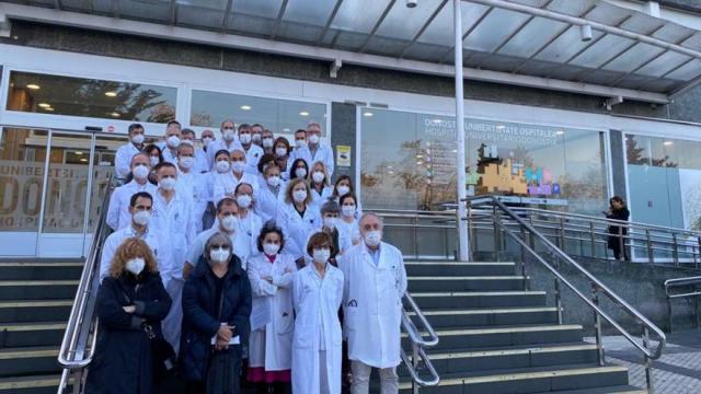 Concentración de denunca de los jefes de servicio y supervisores de la OSI Donostialdea por el cese de Itziar Pérez