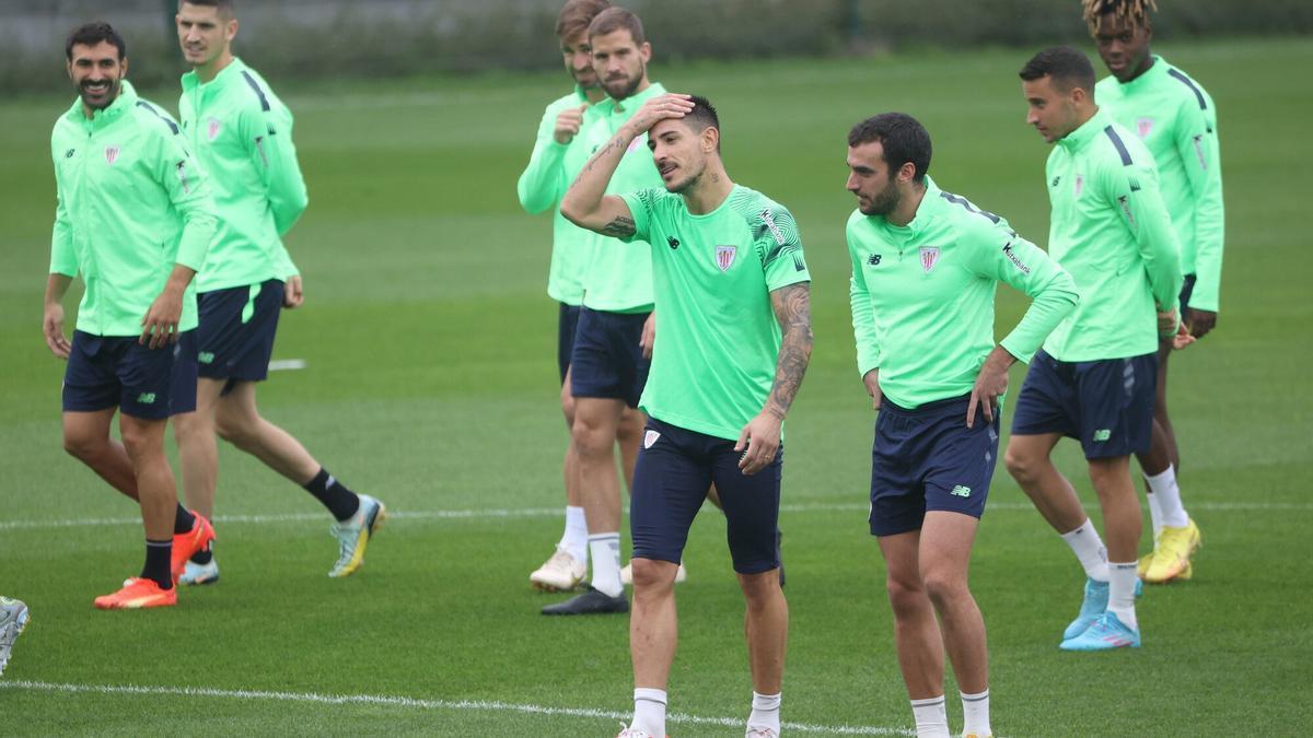 El Athletic defiende esta noche ante el Atlético la tercera plaza de LaLiga.