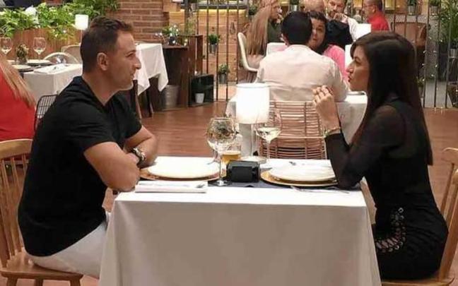Emilio y Sara en 'First Dates'. Emilio y Sara en 'First Dates'.