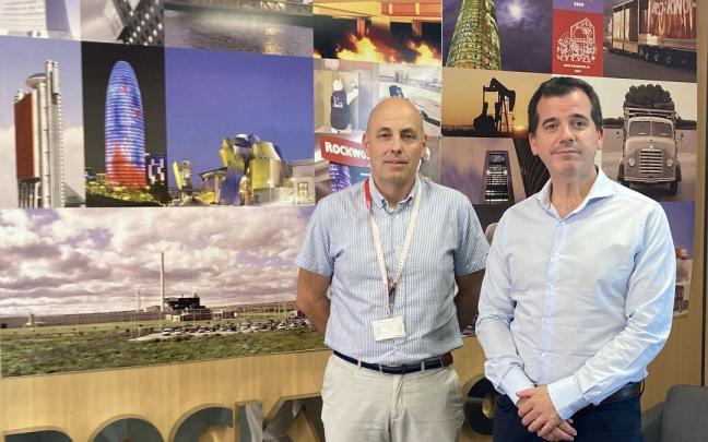 Santiago Osés, director de la planta, y Mikel Irujo, Consejero de Desarrollo Económico y Empresarial. Santiago Osés, director de la planta, y Mikel Irujo, Consejero de Desarrollo Económico y Empresarial.
