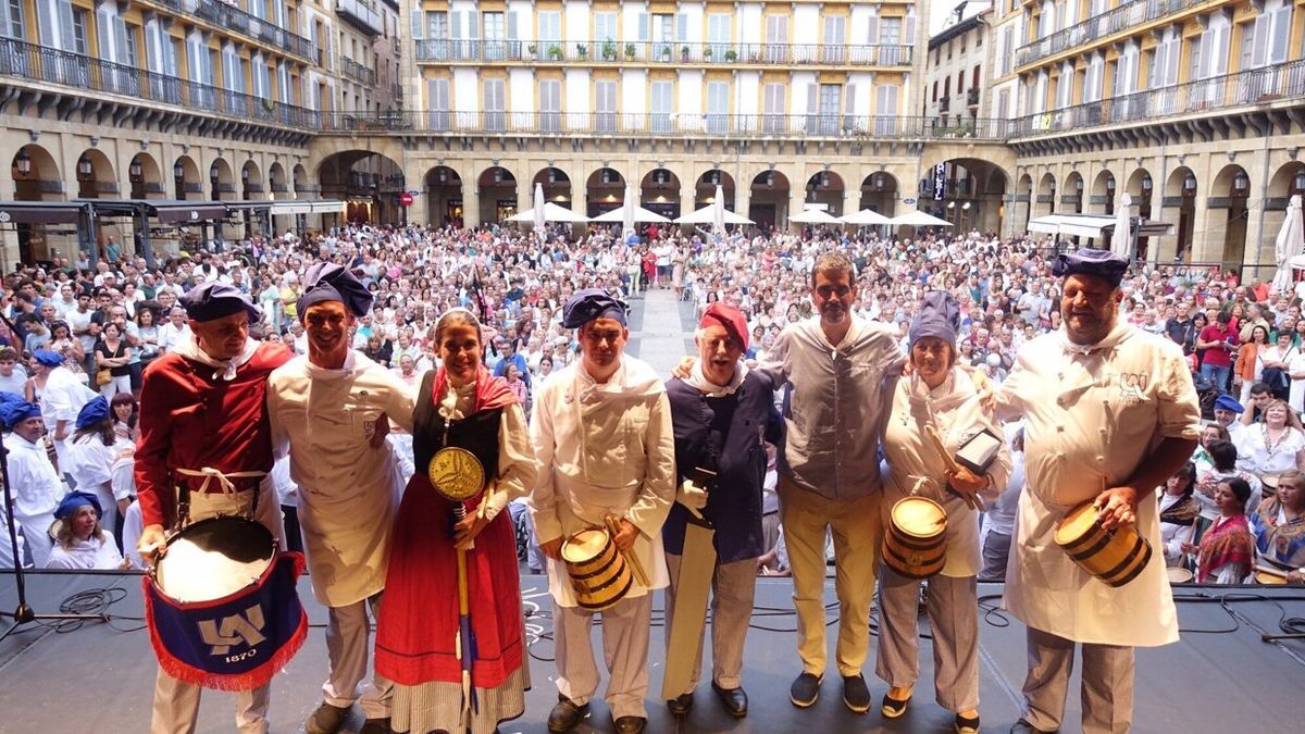 La Unión Artesana en la plaza de la Constitución