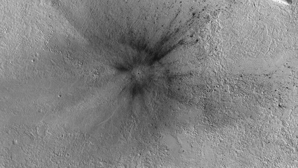 Vista general del cráter causado por el impacto de uno de los meteoritos.