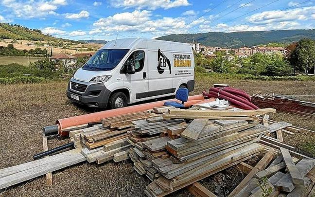 Comienzo de las obras del aparcamiento de Etxegoienbidea en Amurrio.