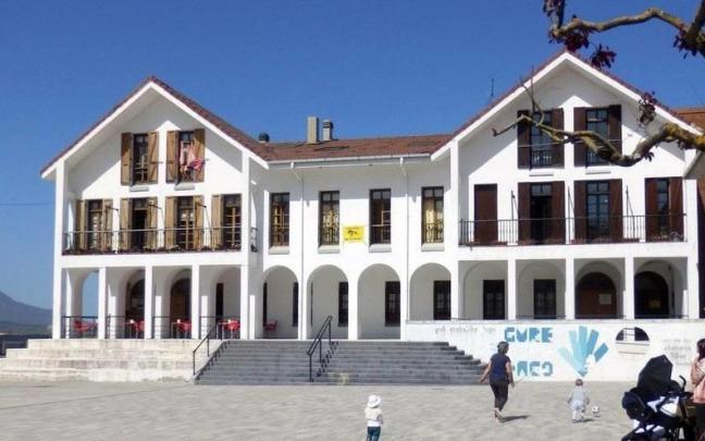 Vista exterior del ayuntamiento de Irurtzun.