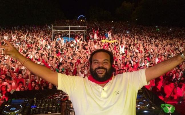 El DJ Carlos Jean ya actu&oacute; en 2014 en la plaza de los Fueros.