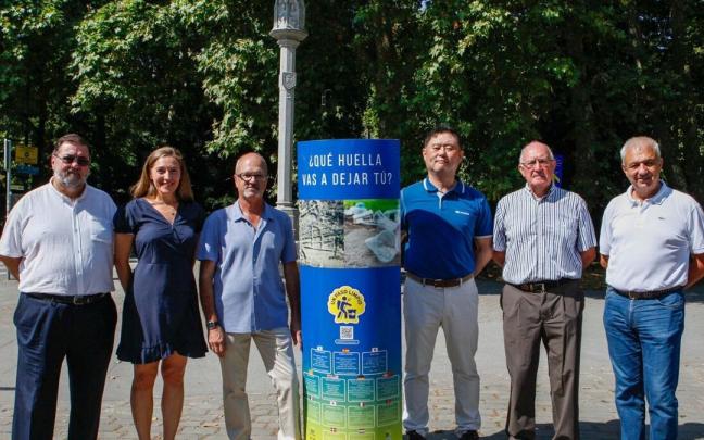 De izquierda a derecha: José Miguel Rey, de Amigos del Camino de Santiago de Navarra; Sonia Ortiz, directora de recursos humanos de Hyundai Mobis; , Miguel Pérez, el presidente de Camino Francés Federación;Diego Yoon, el presid De izquierda a derecha: José Miguel Rey, de Amigos del Camino de Santiago de Navarra; Sonia Ortiz, directora de recursos humanos de Hyundai Mobis; , Miguel Pérez, el presidente de Camino Francés Federación;Diego Yoon, el presid