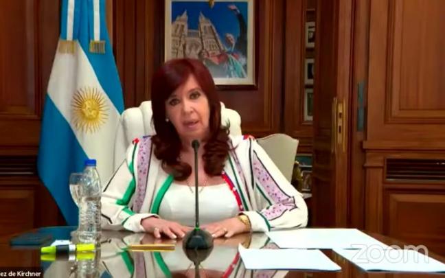 Cristina Fernández, vicepresidenta de Argentina, en su comparecencia ante el tribunal. Cristina Fernández, vicepresidenta de Argentina, en su comparecencia ante el tribunal.