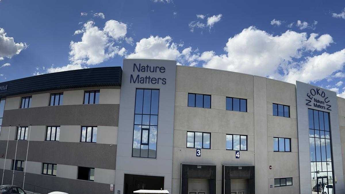 Fachada de las instalaciones de Navarpluma en el polígono Arazuri-Orkoien.