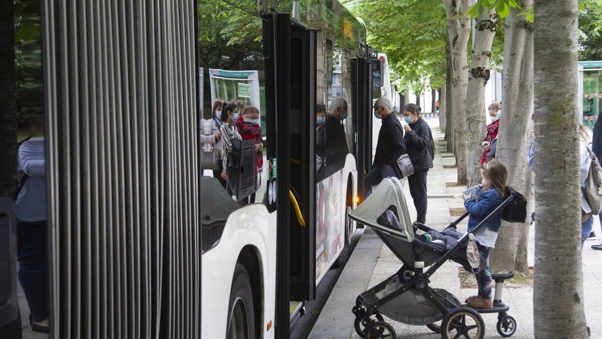 A punto de subir al bus