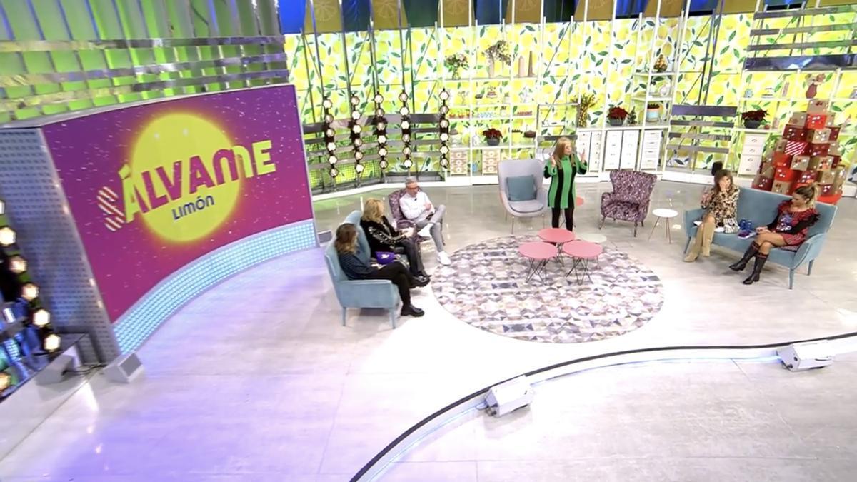 Belén Esteban ejerce de presentadora en 'Sálvame'.