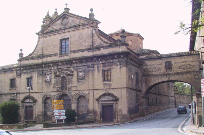 Fachada del convento de las Recoletas