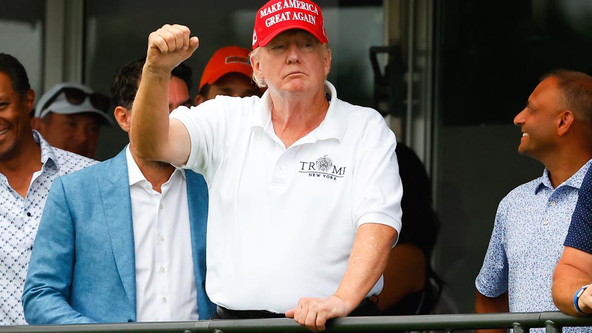 Donald Trump en su club de golf privado de Bedminster, Nueva Jersey.