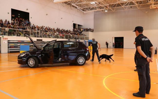 Así entrena la Unidad Canina de la Ertzaintza
