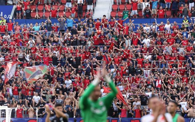 La afici&oacute;n de Osasuna, en el partido ante el Rayo.