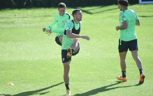 Óscar de Marcos se ha ejercitado con total normalidad en la sesión de entrenamiento celebrada esta mañana en Lezama.