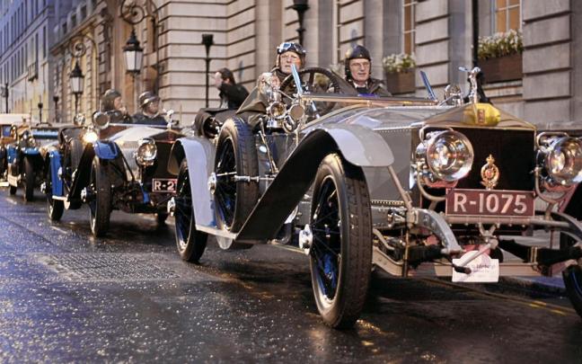 Tres Rolls Royce como los de la imagen, pertenecientes a la colecci&oacute;n del Museo Torre Loizaga, adornar&aacute;n la muestra, que tambi&eacute;n conmemora el cincuentenario del Renault R5.