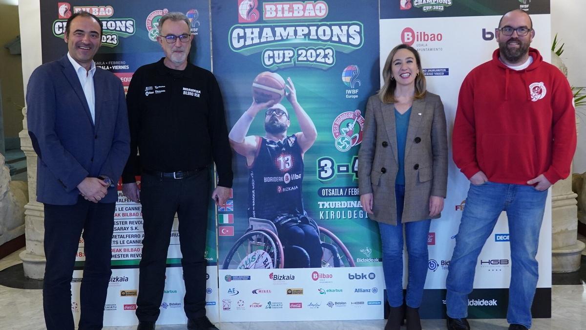 Carlos Sergio, Txema Alonso, Itxaso Erroteta y Asier Garc&iacute;a presentaron ayer la Champions Cup.