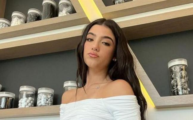 Charli D´Amelio es una joven estadounidense famosa por sus vídeos en TikTok Charli D´Amelio es una joven estadounidense famosa por sus vídeos en TikTok