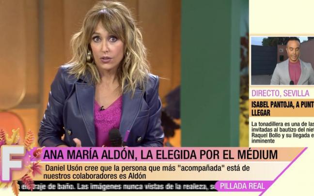 Emma García paraliza 'Fiesta' debido a una mujer del público aterrorizada por la presencia de un médium en plató.