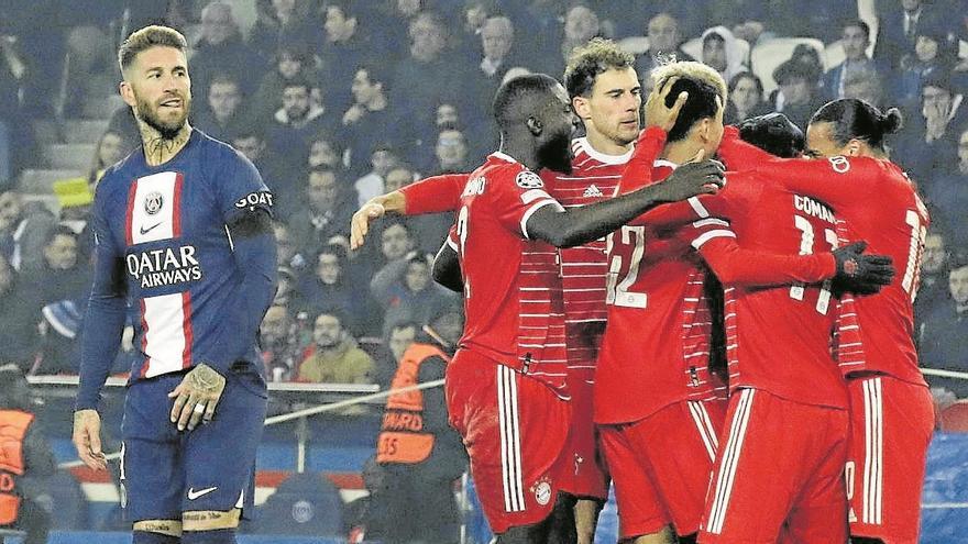 Los jugadores del Bayern Múnich celebran el gol ante Sergio Ramos.