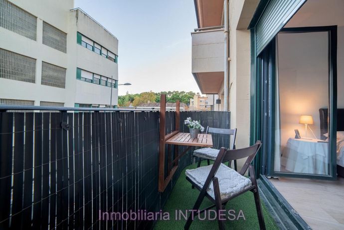 Piso de 208 m2 con balcón y trastero en Tudela.