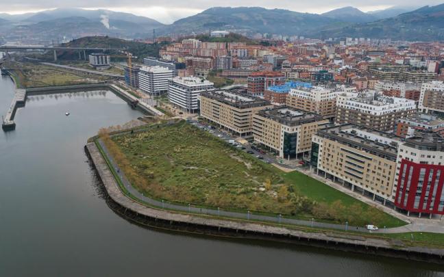 Vista aerea de los muelles a regenerar entre la Darsena de Portu y la desembocadura del río Galindo Vista aerea de los muelles a regenerar entre la Darsena de Portu y la desembocadura del río Galindo