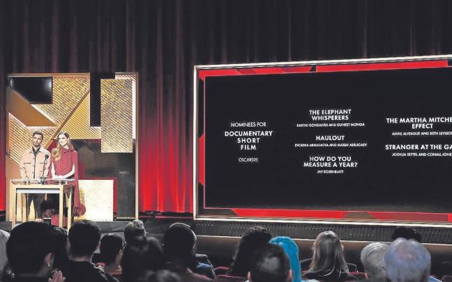 Riz Ahmed (L) and Allison Williams (R) en la lectura de los nominados a los Oscar de este año. | FOTO: EFE Riz Ahmed (L) and Allison Williams (R) en la lectura de los nominados a los Oscar de este año. | FOTO: EFE