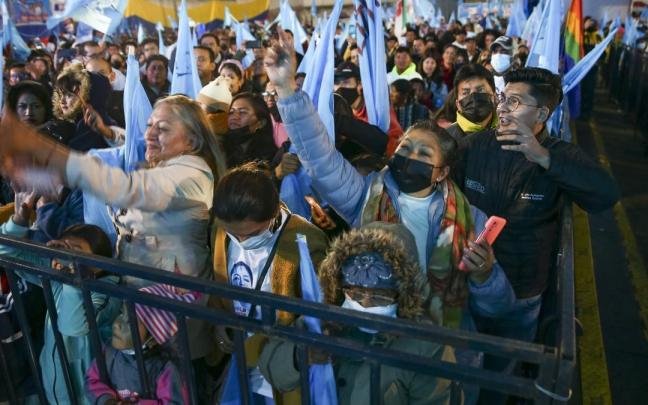 Imagen de un acto electoral, en el cierre de campaña de Ecuador.