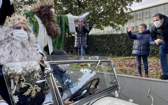 Los Reyes Magos, a su llegada a los jardines del palacio de Aiete, el pasado año.