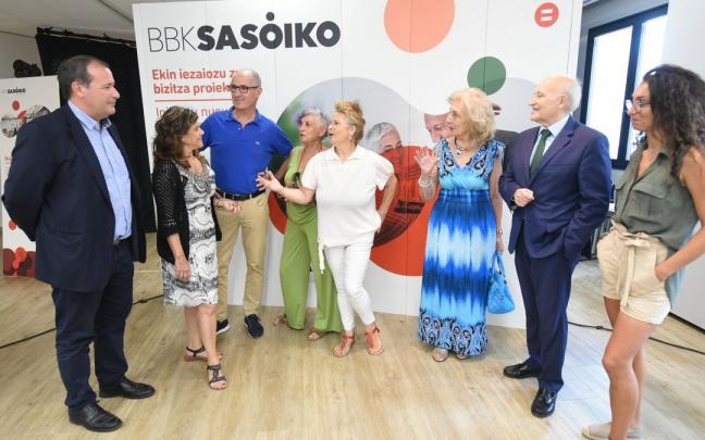 Aitor Urrutia, María Espiña, Javi Simón, Sáhara Vicente, Fely del Fresno, Alazne Diez, Gorka Martínez, Laura Dávila (izda. a dcha.) Aitor Urrutia, María Espiña, Javi Simón, Sáhara Vicente, Fely del Fresno, Alazne Diez, Gorka Martínez, Laura Dávila (izda. a dcha.)