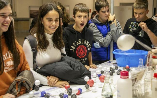 12.000 bisita baino gehiago jaso ditu Zientzia Asteak.